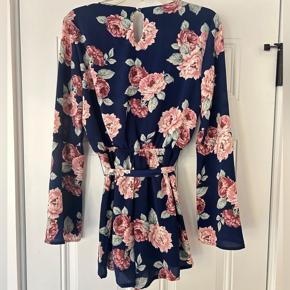 Lily Rose women’s navy, pink bell sleeve, v-neck floral romper Small - Picture 4 of 10